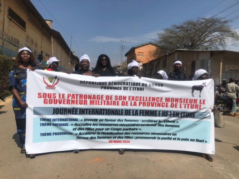 Spécial 8 mars 2024 : à Bunia, cette journée est ouverte par une marche pacifique des femmes vêtues en noir et blanc