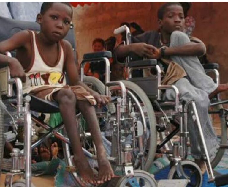 Ituri : Des personnes vivant avec handicap encouragées à étudier comme d’autres (Isaac Vitwiko)