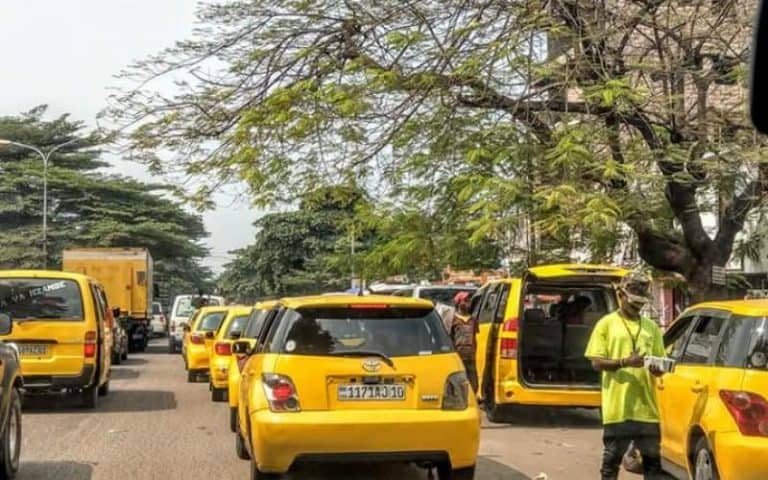 Bunia : La mairie exprime le regret du retard de repeindre les engins de transport en commun comme convenu