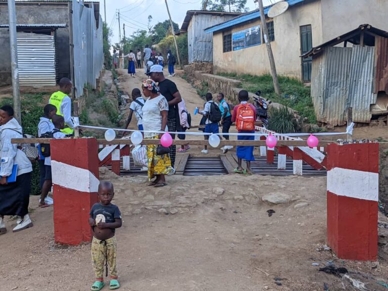 Bunia : Le pont reliant le quartier Lembabo à celui de Nyakasanza réhabilité et inauguré